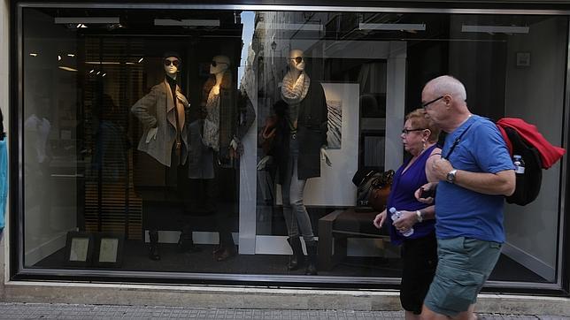 El calor arruina las ventas de otoo a los comercios en Cdiz