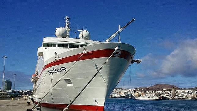 Problemas burocrticos retrasan la reforma del crucero 'Deutschland' en Cdiz 