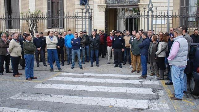 Los policas de la provincia muestran su apoyo a la agente fallecida en el atraco de Vigo