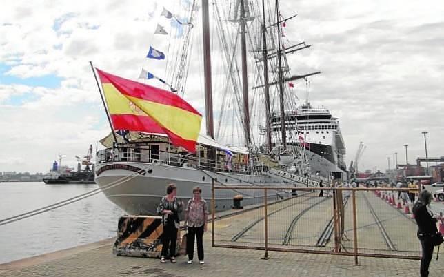 El buque escuela Elcano cumple 88 aos en Montevideo