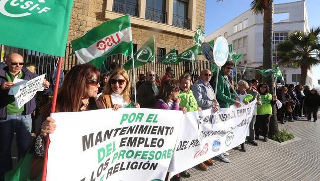 Los profesores de Religin exigen mantener sus clases