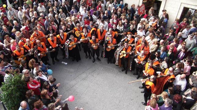 Los tunos se citan en Jerez