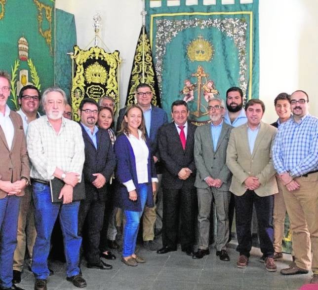 Conceden la Medalla de la Ciudad a la Virgen de Gracia y Esperanza