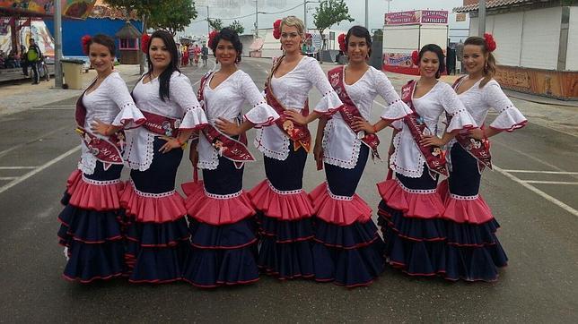 La Feria se pone  la flor y la peineta