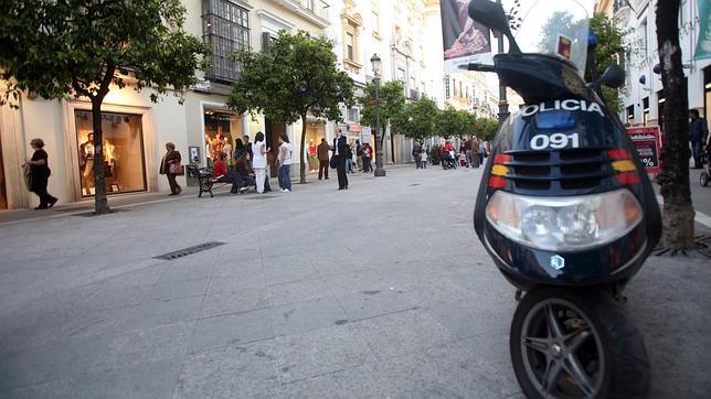 A prisión tras asaltar a varios jóvenes y amenazarles con un cuchillo en el centro de Jerez