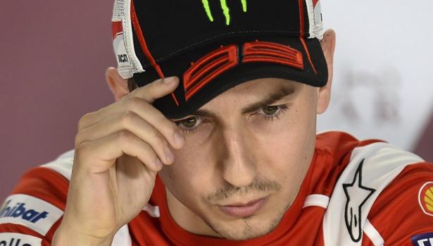 Jorge Lorenzo rueda con su Ducati en Jerez
