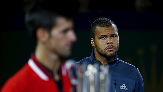 Tsonga, apesadumbrado al perder con Djokovic en Shanghái