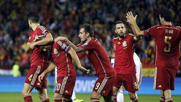 Jugadores de España celebrando un gol.