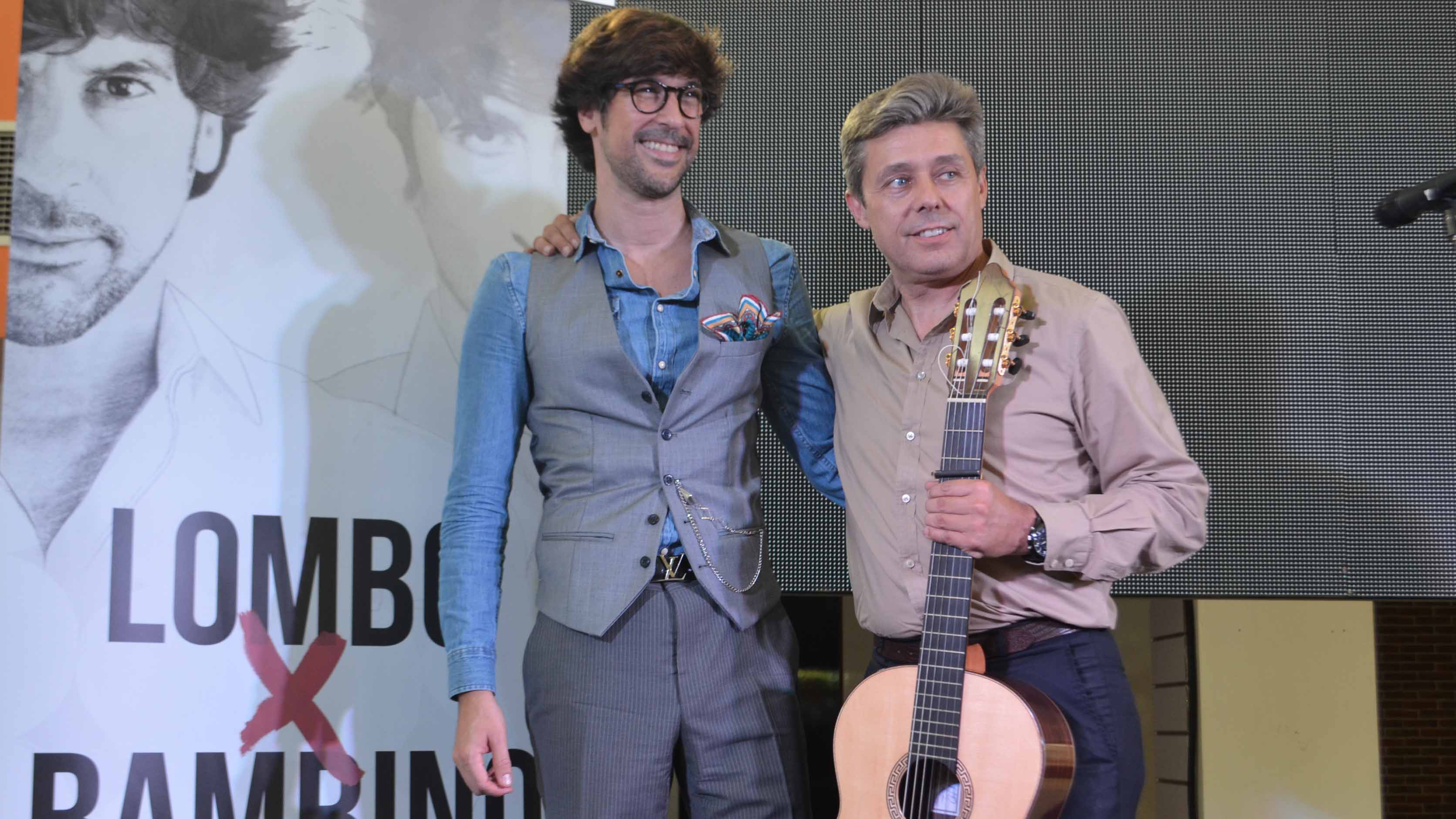 Manuel Lombo junto al guitarrista y productor Pedro Sierra