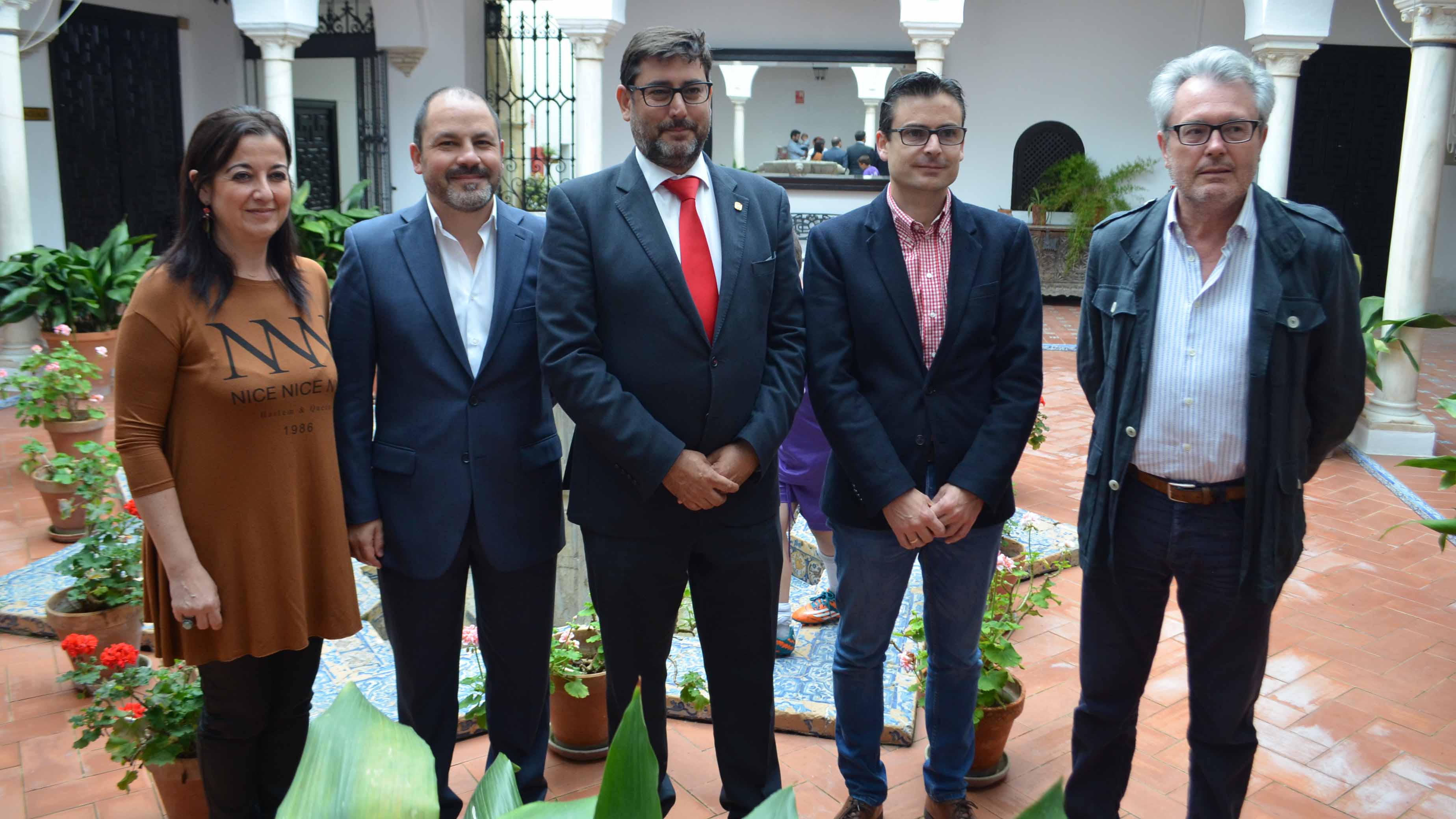 El alcalde de Utrera, José María Villalobos, ha apoyado el surgimiento de esta orquesta