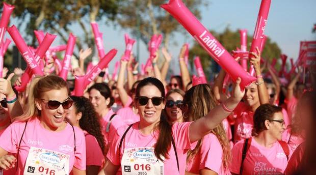 Carrera de la Mujer contra el cáncer de mama celebrada en Sevilla