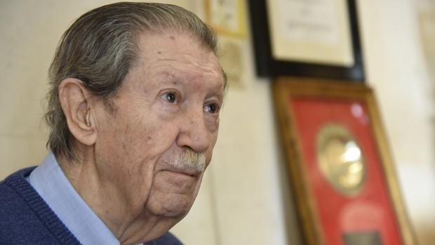 Manuel Alcántara en una de sus apariciones públicas