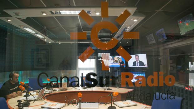 Uno de los estudios de Canal Sur Radio en la isla de la Cartuja de Sevilla