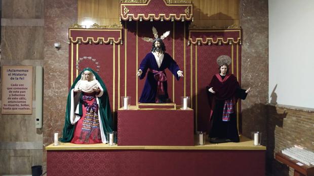 El altar se encuentra ahora en la nave derecha