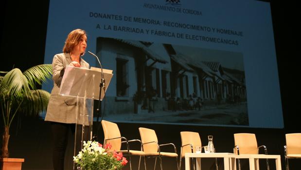 La alcaldesa interviene en el acto por el cententario de Electromecánicas, en el que intervino un cabecilla del Grapo