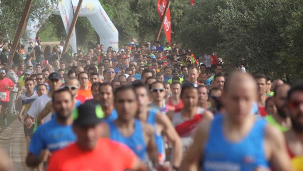 Multitudinaria salida del Cross de la Asomadilla en 2018