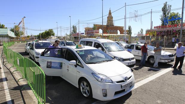 Parada de taxis en la Feria de Córdoba