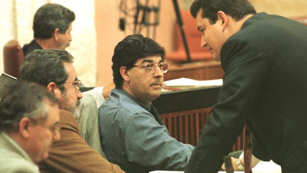 Valderas y Rejón, junto a Antonio Sanz en un pleno del Parlamento de 1999
