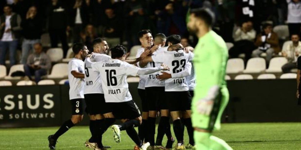 Pepe Reyes Al parón y con derrota