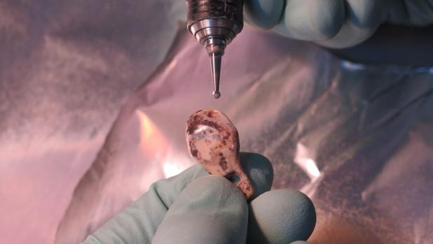 Muestra de un colgante del Paleolítico Superior