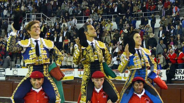 El Juli, Luis Bolívar y Roca Rey salen a hombros