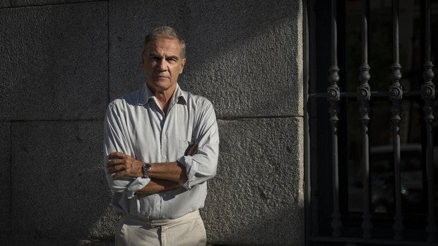 Edoardo Albinati: «Es terrible, pero el sexo y la violencia venden y entretienen»