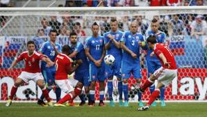 Bale hace el primer gol de Gales en una Eurocopa