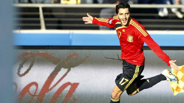 Dani Güiza celebrando un gol con la selección española.