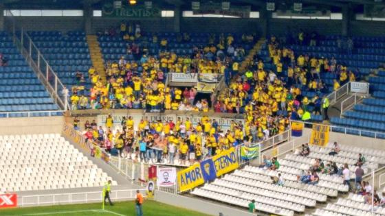 Los aficionados del Cádiz, en las gradas de El Sardinero