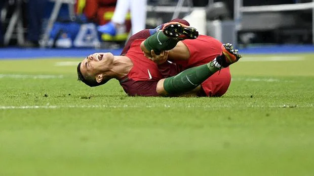 Portugal-Francia: 
El gesto de Islandia tras la lesión de Cristiano 
