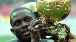 Weah, con el Balón de Oro