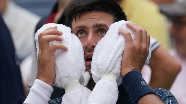 Djokovic, durante uno de los descansos de su partido