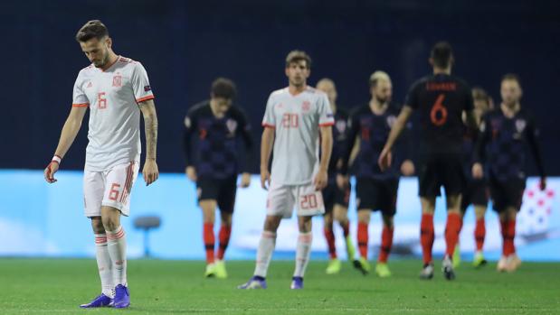 Saúl lamenta uno de los tres goles de Croacia