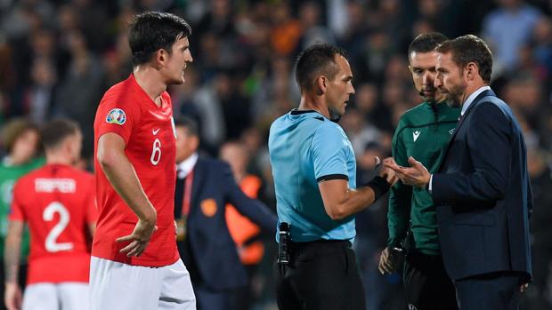 El escándalo de racismo, fuego cruzado y dimisiones que sacude al fútbol de selecciones