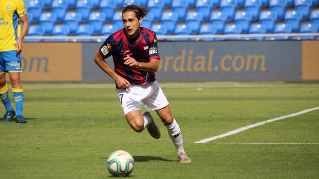 Con Kike Carrasco el Cádiz CF no descuida su futuro