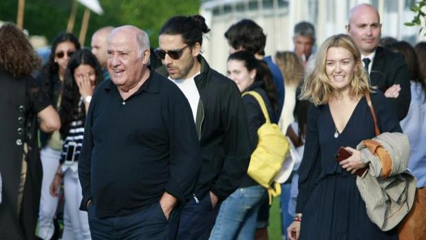 El fundador de Ibditex, Amancio Ortega (izq.)