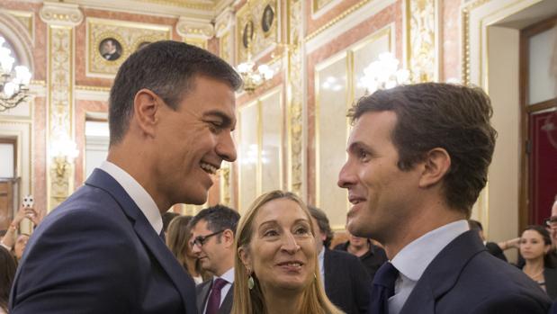 Los analistas de XTB señalan tres posibles escenarios tras el 28A: un gobierno de PSOE con otros partidos de izquierdas, un bloque de centro derecha (PP, Ciudadanos, Vox) y el bloqueo político