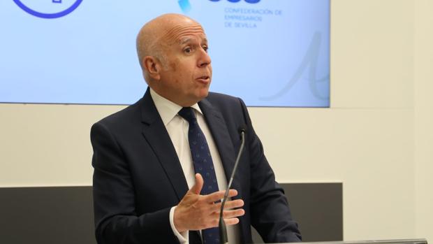 Hilario Albarracín, presidente de KPMG, en una conferencia organizada este viernes por el Club de Directivos Andalucía