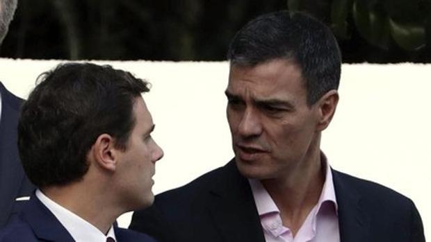La pinza de Sánchez y el Ibex-35 a Rivera... sin perdón