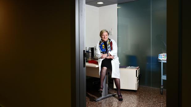 Imagen de archivo de la oncóloga Ana Lluch experta en cáncer de mama
