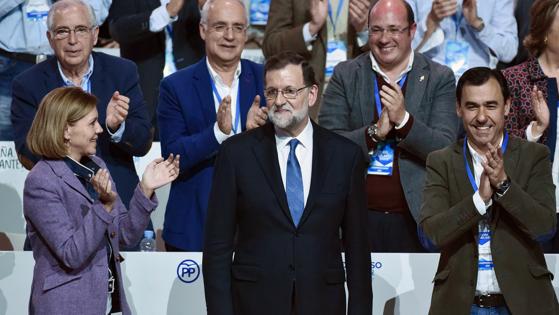 Mariano Rajoy , arropado por los suyos