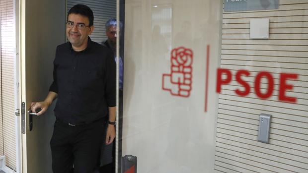 Una polémica grabación de un afÃn a Susana DÃaz agita las primarias del PSOE