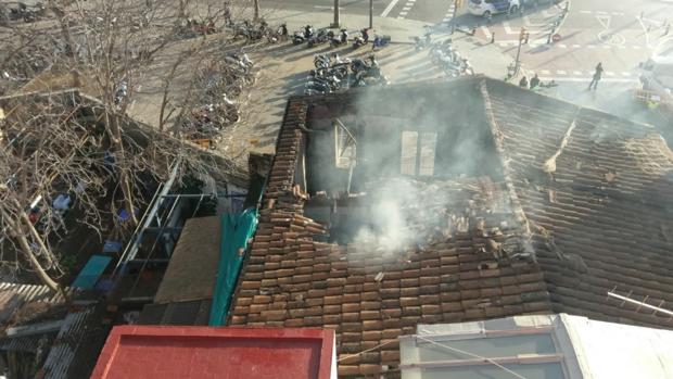 Imagen del local calcinado en el barrio de Sarrià