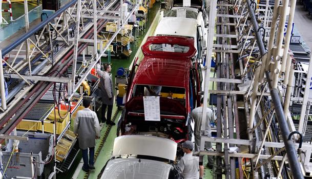 Producción en la factoría del grupo PSA en Vigo