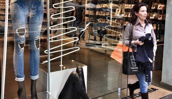 Escaparate de una tienda en la ciudad de Valencia