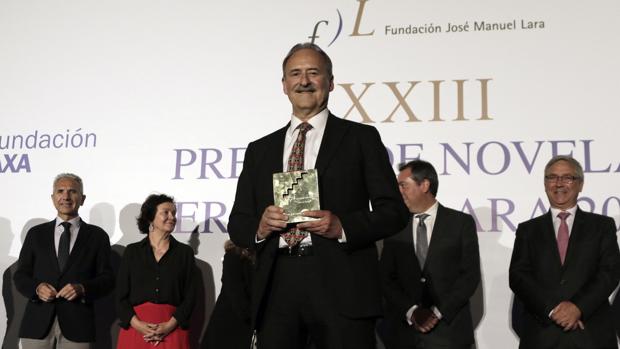 Jorge Molist, en la entrega del Premio de Novela Fernando Lara