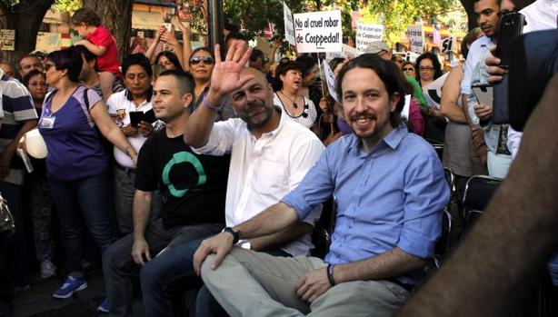 David Llorente y José García Molina con Pablo Iglesias en un acto de Podemos en Toledo en 2015