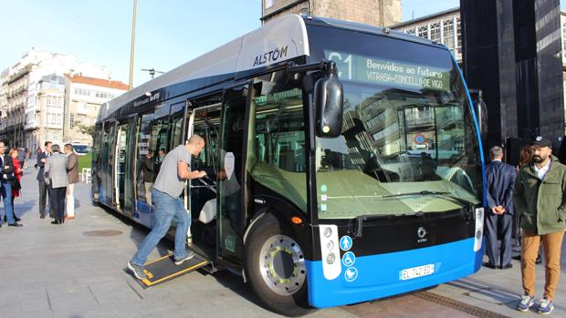El autobús eléctrico Aptis, durante su presentación pública