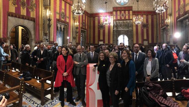 Foto de familia tras la presentación del programa