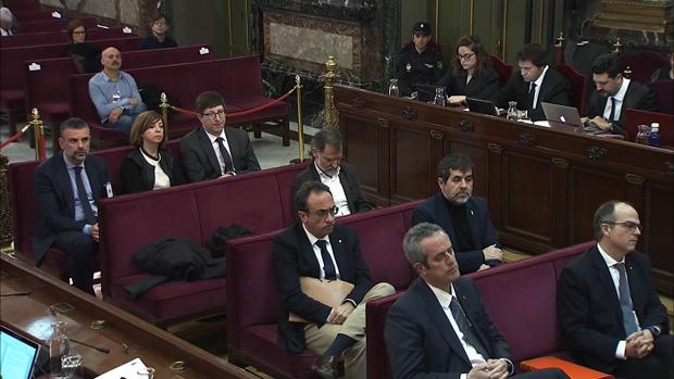 Banquillo de los acusados durante la declaración de varios guardias civiles